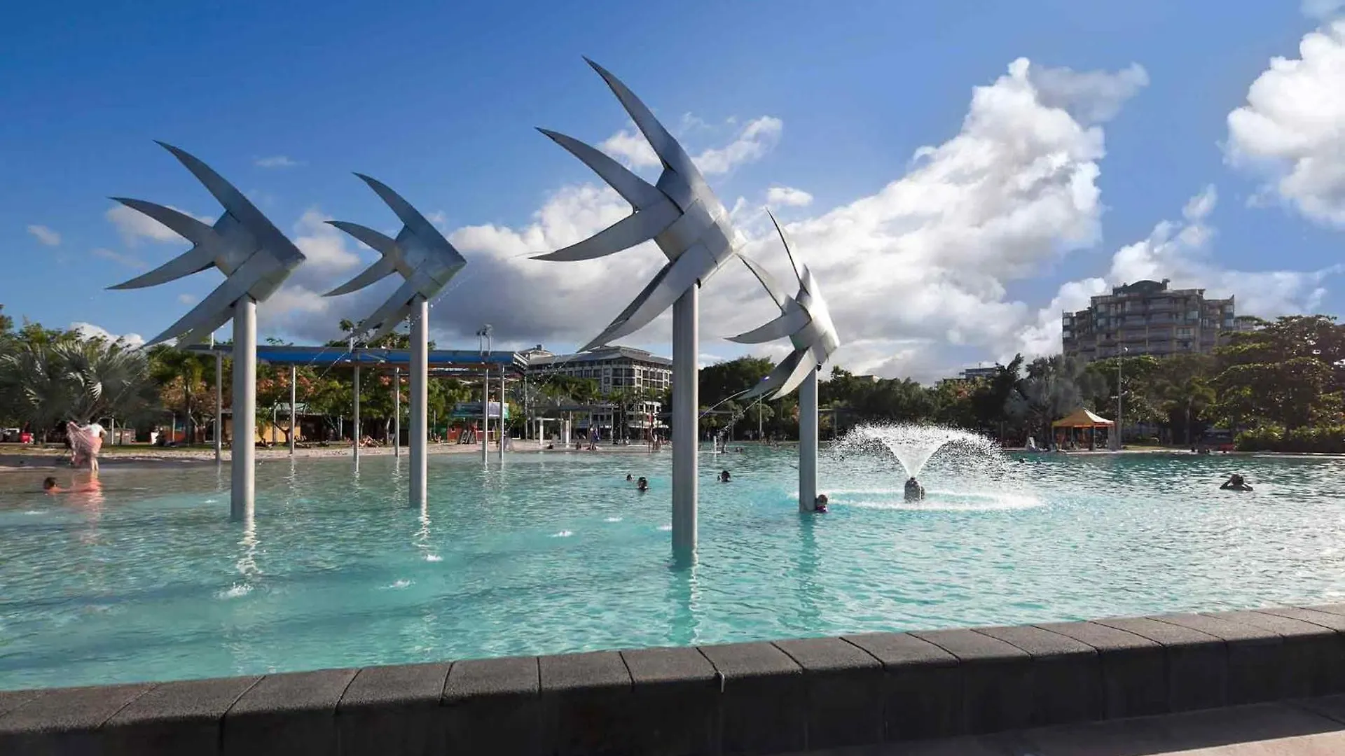 Apartment Cozy 3-Bedroom Oasis With Pool Access In Cairns
