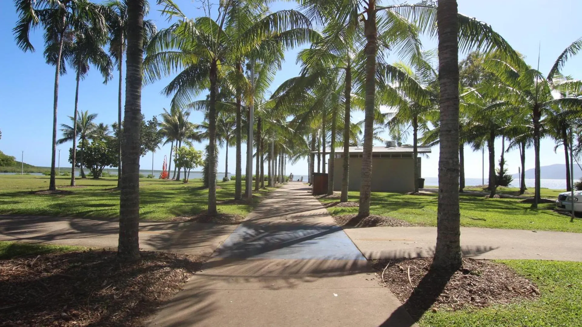 Cozy 3-Bedroom Oasis With Pool Access In Cairns 0*,  Australia