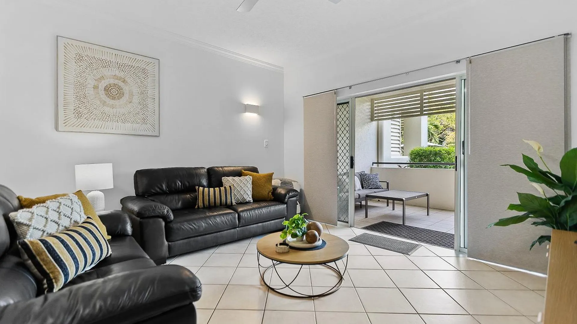 Apartment Cozy 3-Bedroom Oasis With Pool Access In Cairns