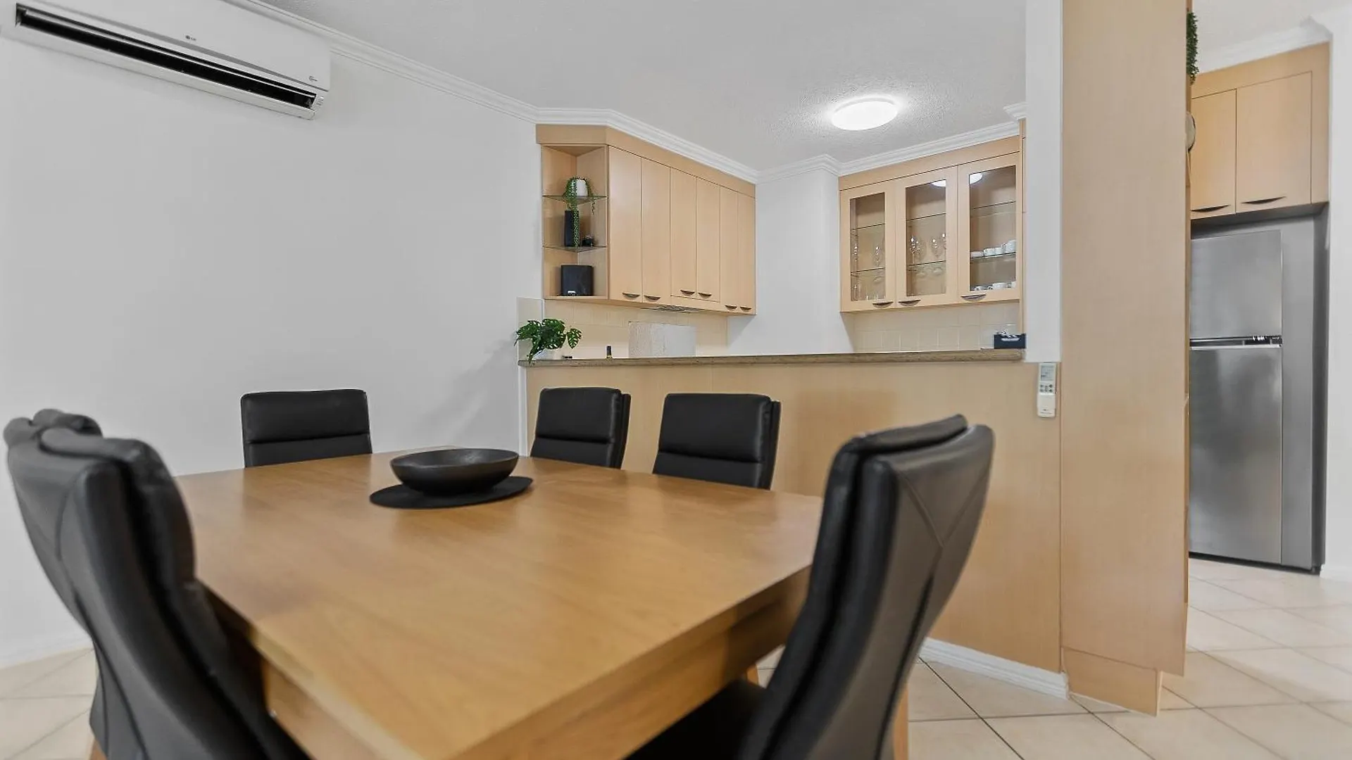 Cozy 3-Bedroom Oasis With Pool Access In Cairns 0*,  Australia
